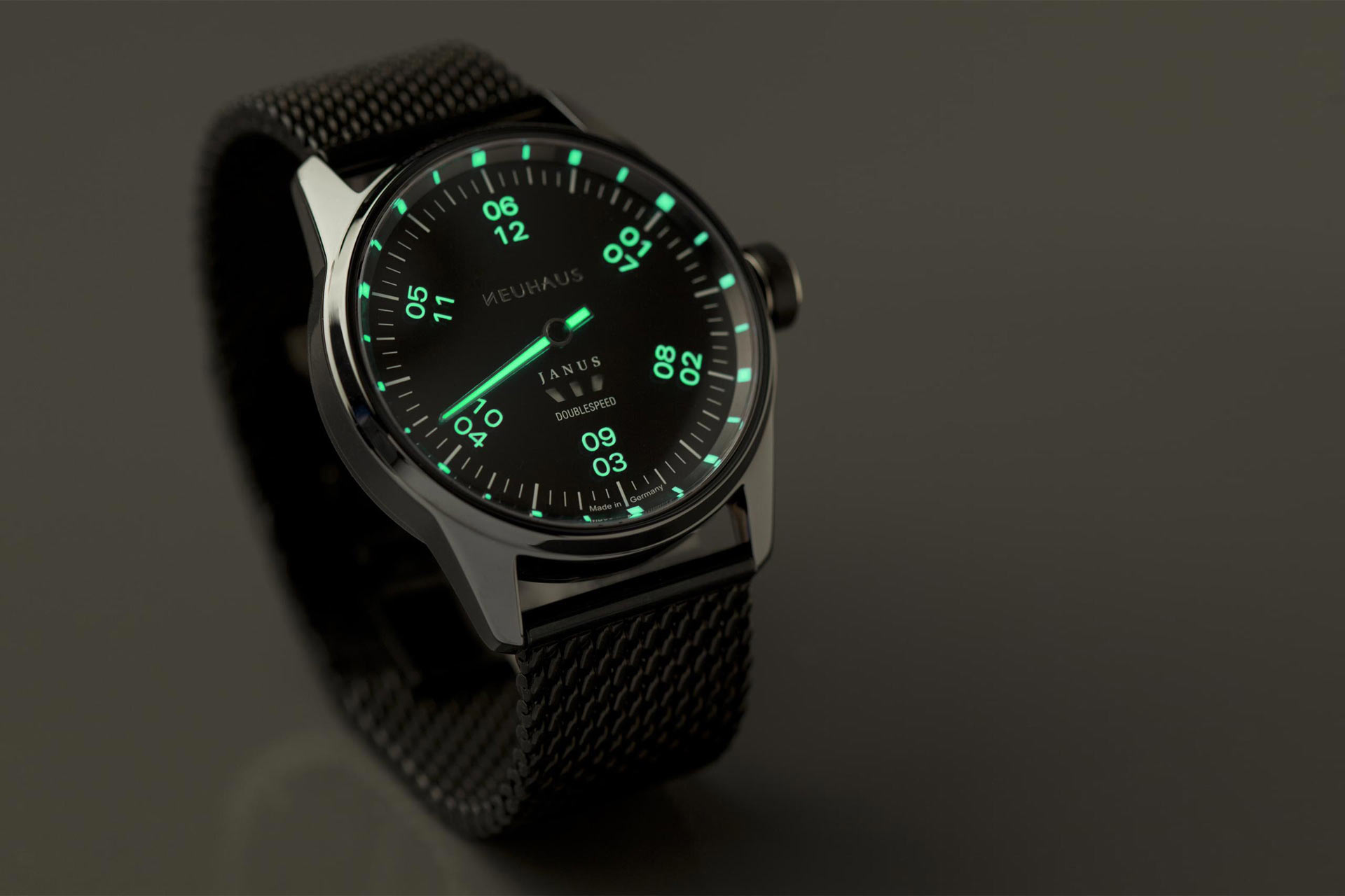 Einzeigeruhren von NEUHAUS Timepieces, Modell JANUS DoubleSpeed-Sport